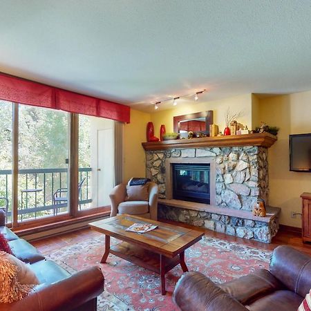 Borders Lodge By East West Hospitality Beaver Creek Exterior foto