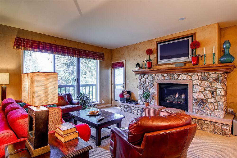 Borders Lodge By East West Hospitality Beaver Creek Exterior foto