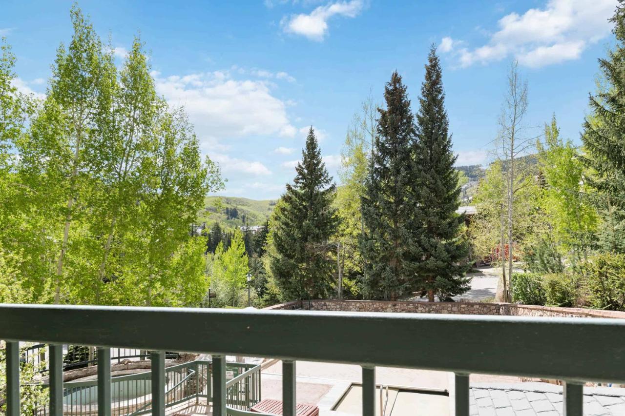 Borders Lodge By East West Hospitality Beaver Creek Exterior foto